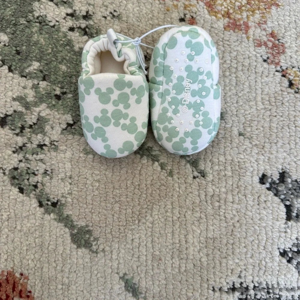 New Disney Mickey Mouse Baby Crib Shoes Size 3-6 Months Ultra Soft